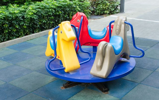 mobiliario-para-parques-infantiles